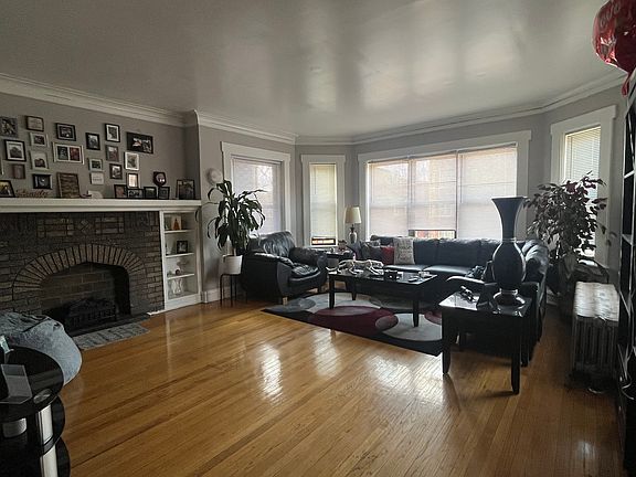 3rd image of 8221 S Evans Ave