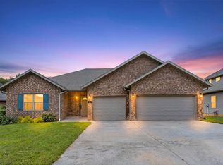 831 N Grapevine Road, Springfield, MO 65802