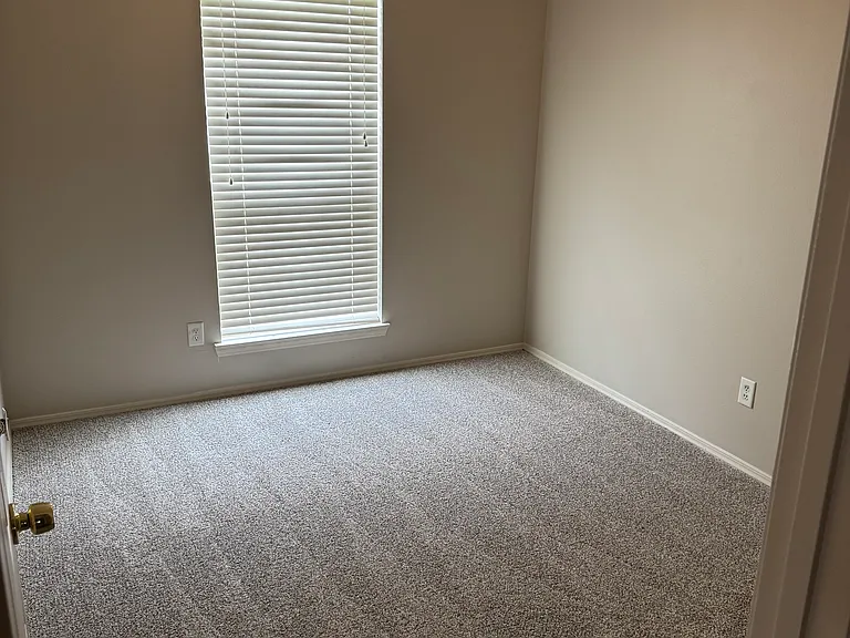 1108 Kenwood Cv — Photo 12