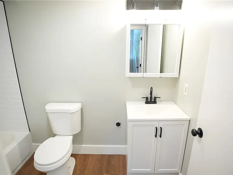 366 Main St #105 — Photo 9