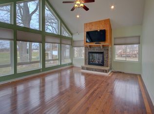 734 Hillcrest Rd, Milan, IL 61264