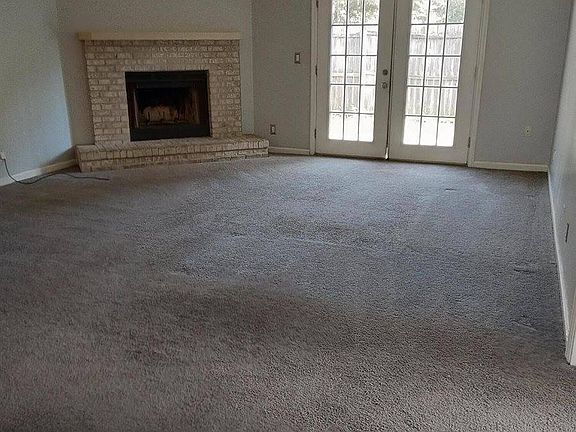 4th image of 2249 Luana Dr E