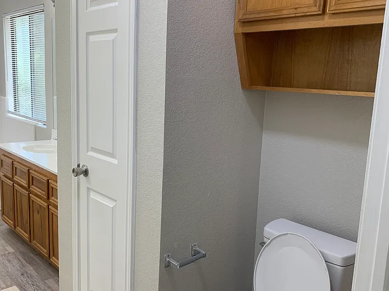 1312 W Avenue D — Photo 13