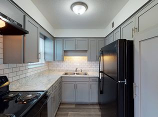 London Towers, Kansas City, MO 64118