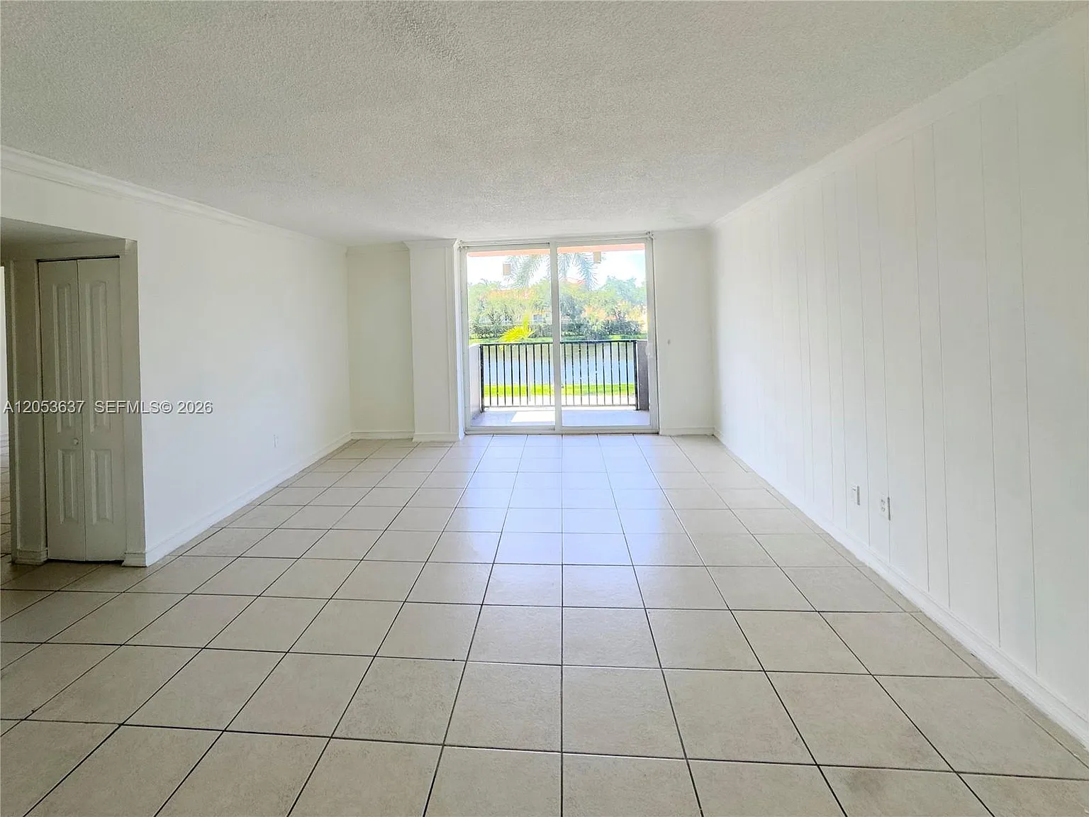 Inland Towers Condo — Photo 4