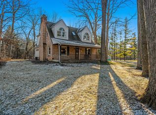 W145N7376 Northwood Dr, Menomonee Falls, WI 53051