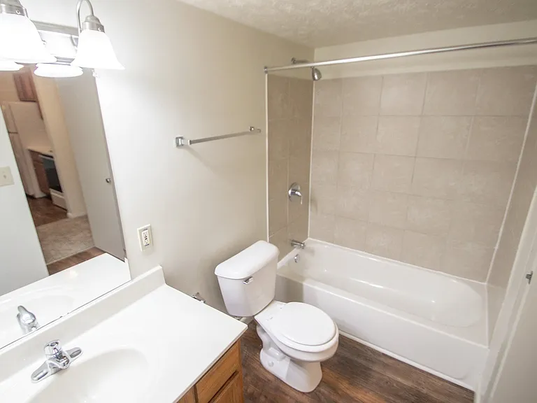 Blue Grass Manor — Photo 41
