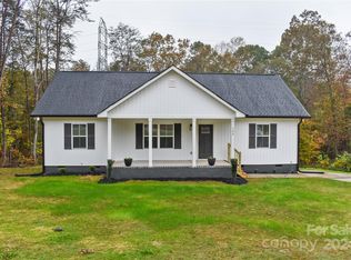 106 Pinecrest Dr, Shelby, NC 28152