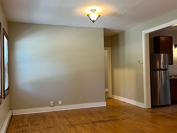 4th image of 1211 E Saveland Ave