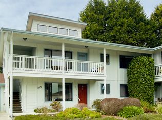 825 Brookhaven Dr APT B, Brookings, OR