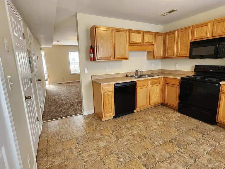 248-2C Executive Ave — Photo 6