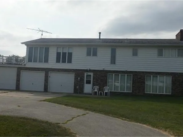 1815 10th Ave SW, Waverly, IA 50677