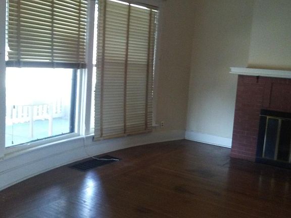4th image of 3449 N Illinois St