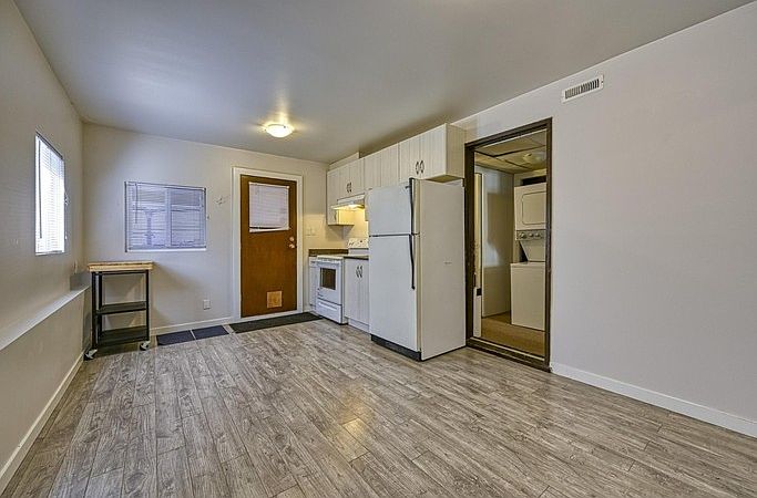 1st image of 467 Dixon St #1A