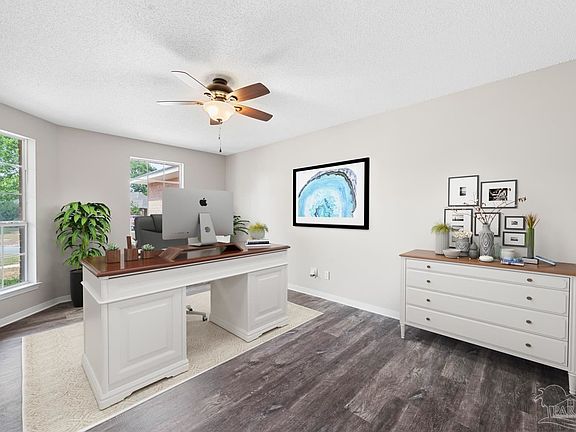 5th image of 4867 Laurel Oak Dr