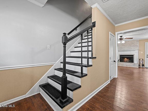4th image of 3779 Winchester Trail