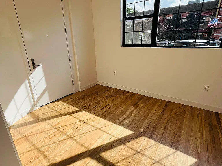 820 Lincoln Pl #4 — Photo 4