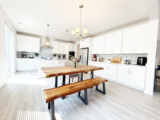 740 SE Nordmann Loop — Photo 14