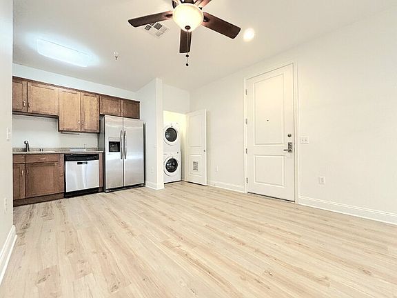 4th image of 6938 Laurel Canyon Blvd Unit 306