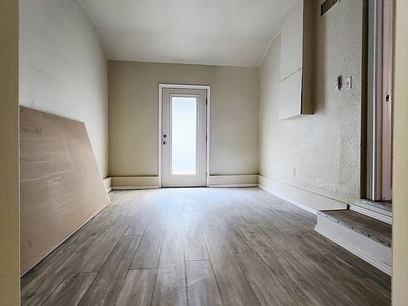 4th image of 2705 W Kentucky Ave