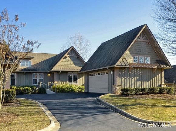 1st image of 420 Fox Den Ct