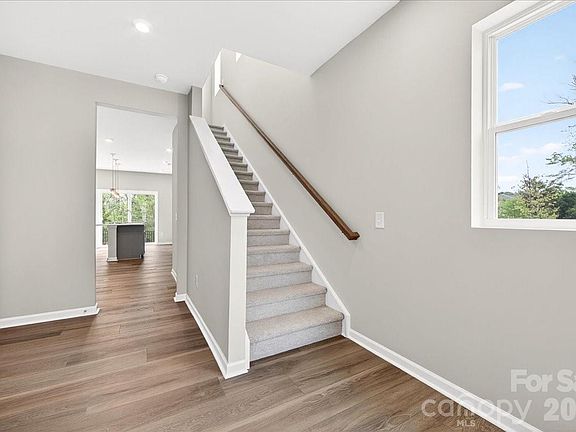 4th image of 6057 Longar Ln