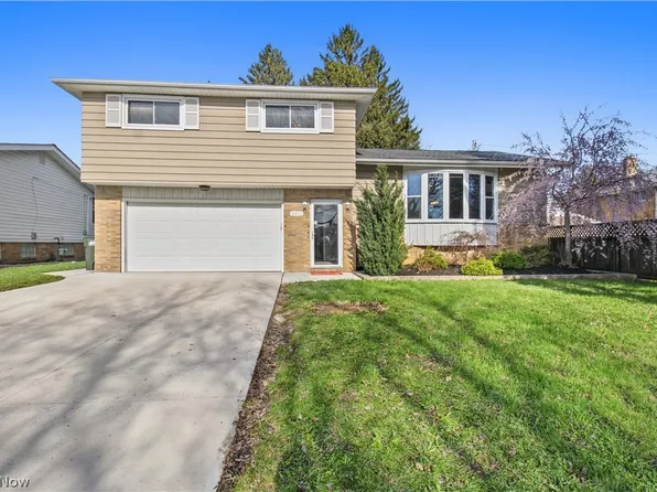 6911 Lantern Ln, Parma Heights, OH 44130