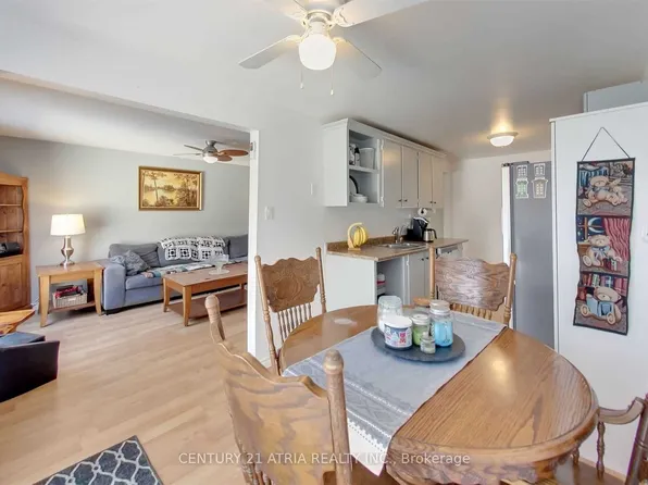 27 Dickens Dr, Barrie, ON L4N 5C4