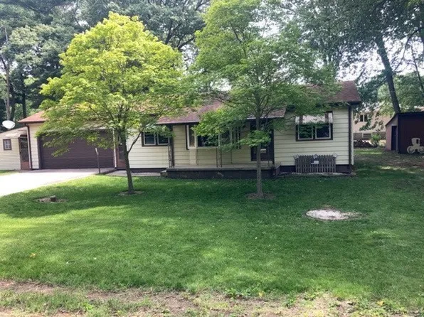 1566 Aurora St, Dixon, IL 61021