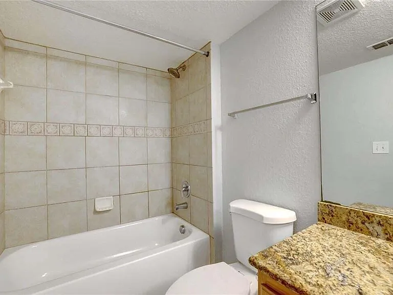 231 SW Palm Dr #207 — Photo 14