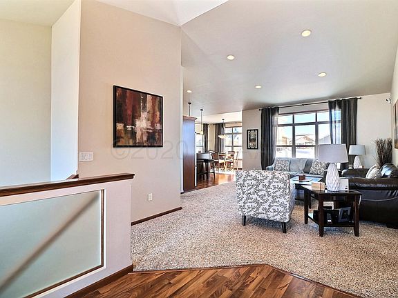 5th image of 465 S Pond Ct E