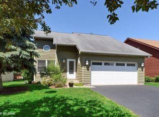 805 Summit Ave, Wauconda, IL 60084