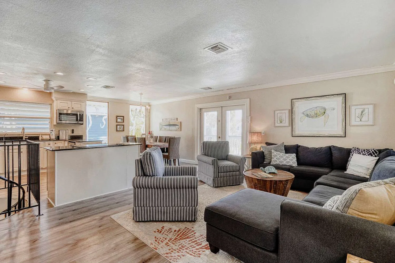 4 bed, 3.0 bath, 2142 sqft, $9,585 — Photo 2