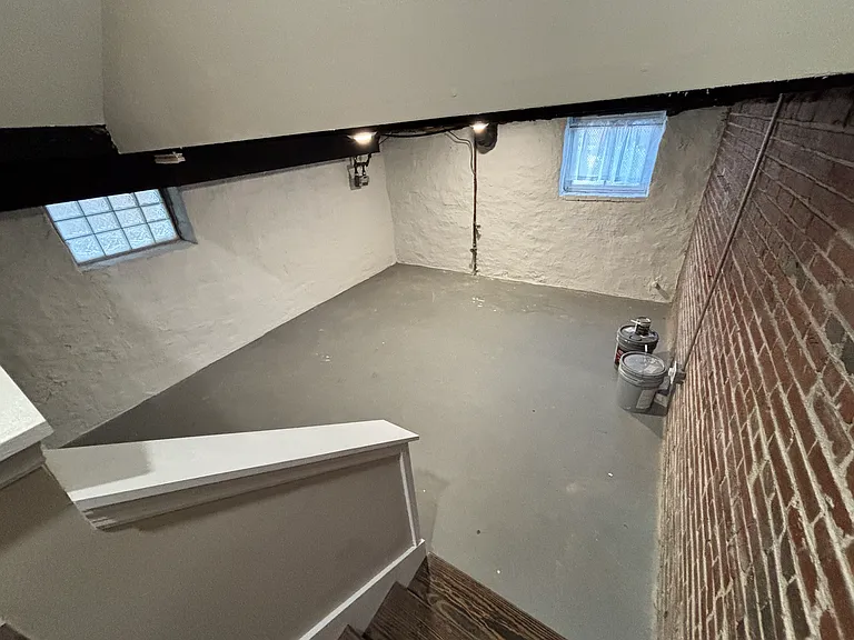 2253 Indiana Ave — Photo 48