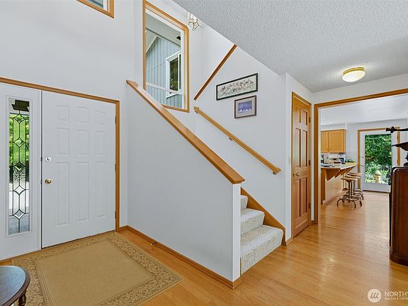 3rd image of 3207 156th Street NW
