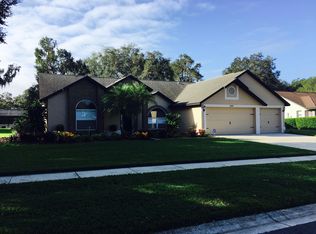 1115 Hunt Club Ln, Valrico, FL 33594
