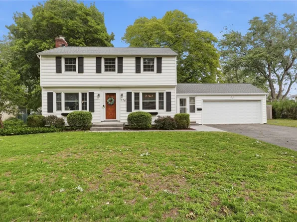 176 Green Meadow Dr, Rochester, NY 14617