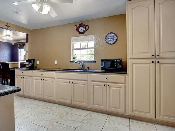 5th image of 2812 Pearl Ave