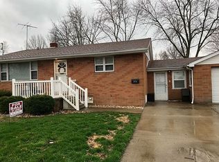 306 W Prairie St, Staunton, IL