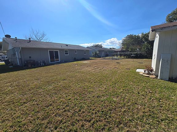 5th image of 524 Myrtle Pl