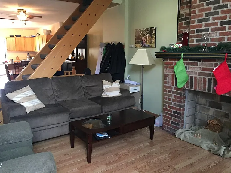 1517 Covington St — Photo 2