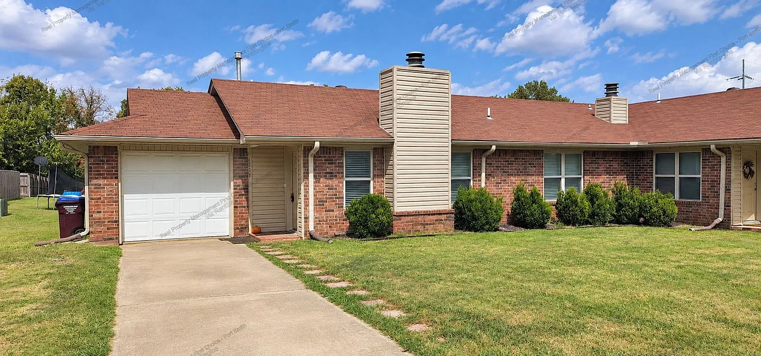 2 bed, 2.0 bath, 1043 sqft, $1,125 — Photo 1