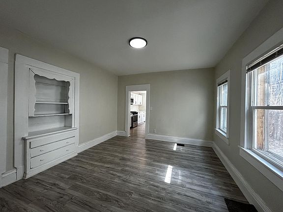 5th image of 739 Villa STREET