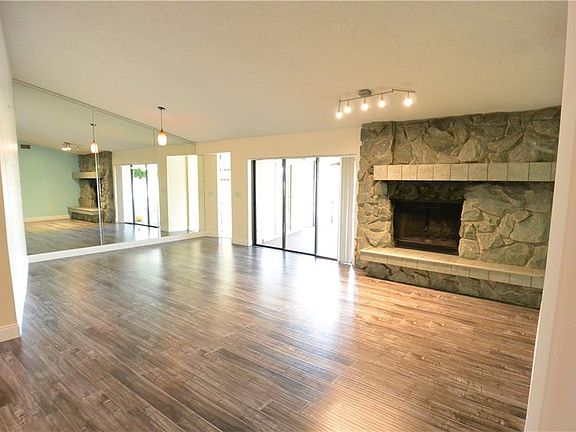 4th image of 2930 Mayfair Ct