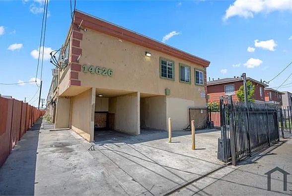 14626 Blythe St #10 — Photo 19