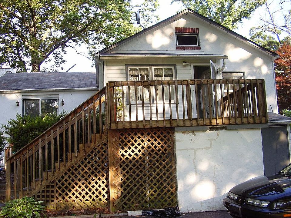2nd image of 140 Paoli Pike