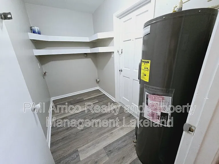 3323 S Polk Ave — Photo 5