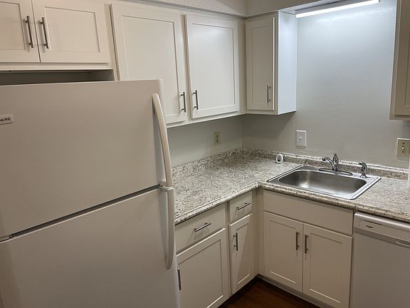 2nd image of 212 W Underwood Ave #B
