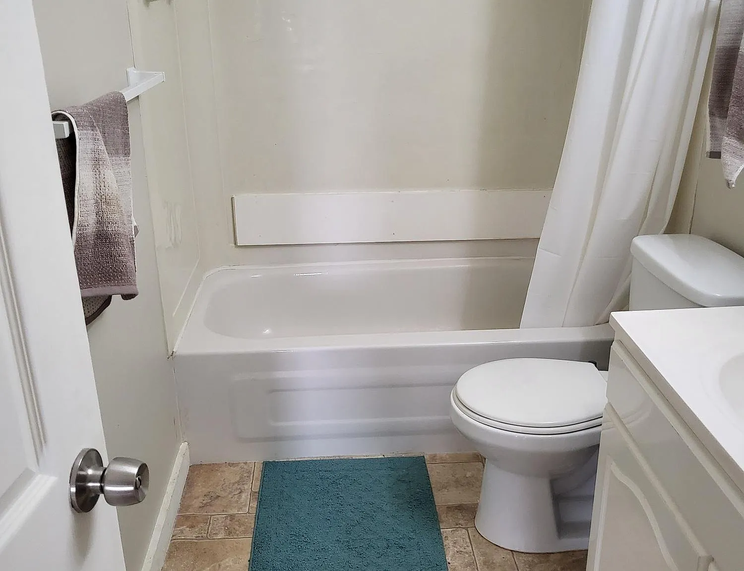 2 bed, 700 sqft, $1,600 — Photo 4