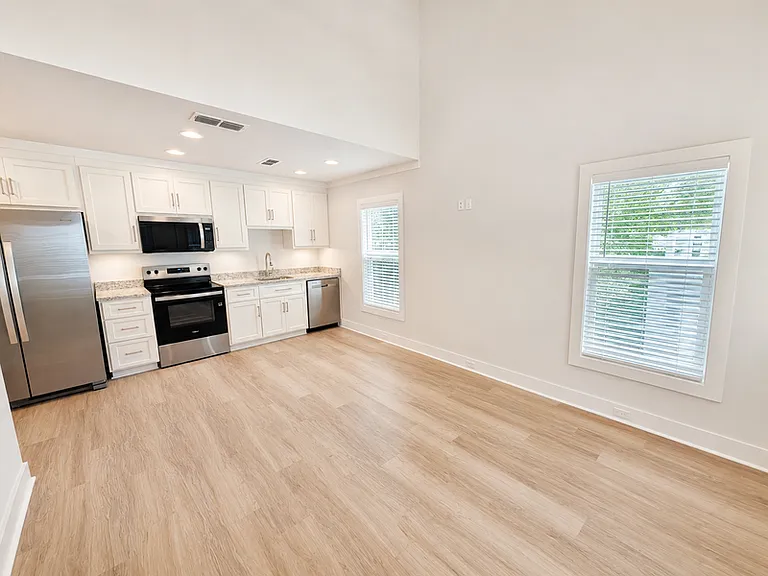 1533 Payne St #1 — Photo 2